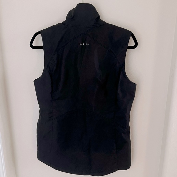 Oakley vest size S, lined athletic type see pics for detail/size - Picture 2 of 3